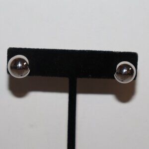 Beautiful silver ball post earrings 3/8"